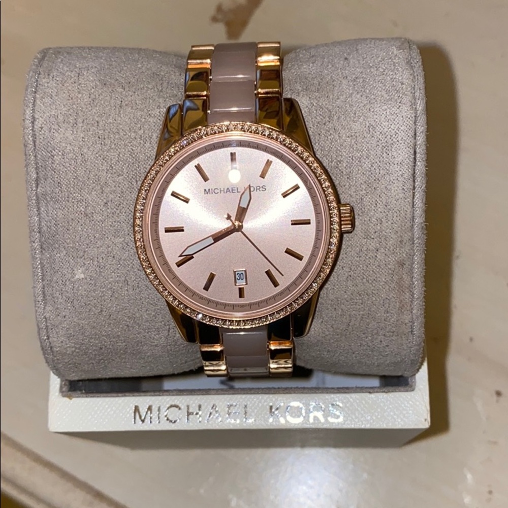 Michael kors slim runway watch